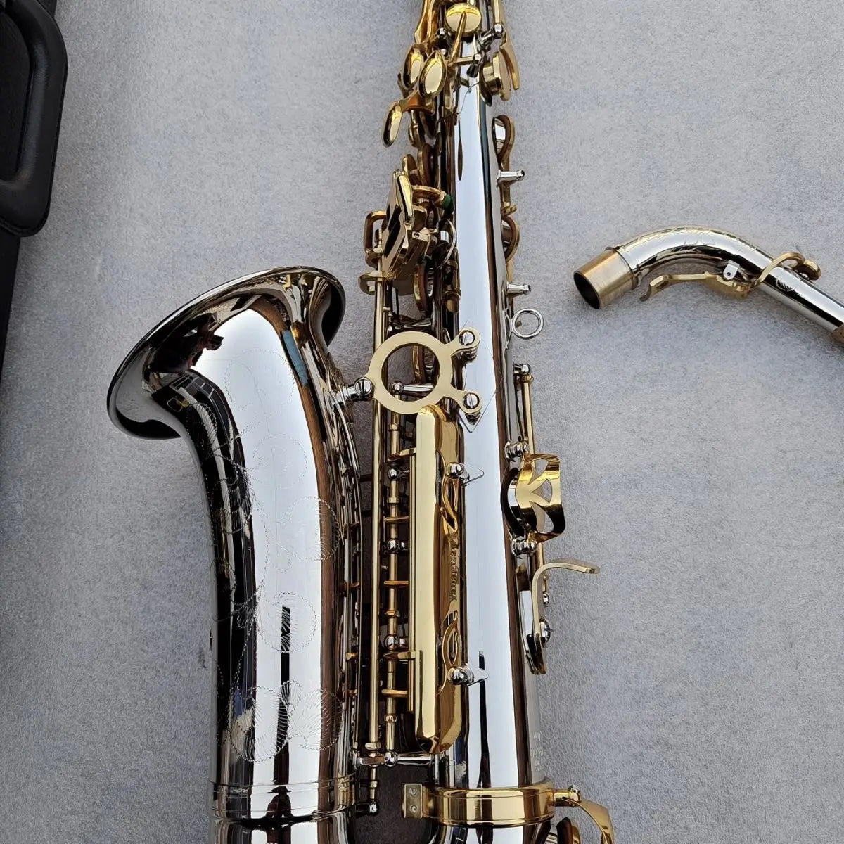 Japan W037 professional alto saxophone one-to-one structure model brass gold-plated shell button alto saxophone instrument